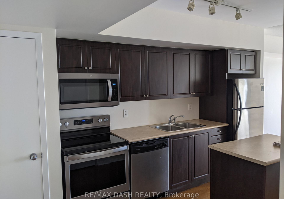 1040-the-queens-way-etobicoke-ontario-w12614466