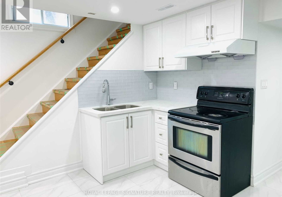 23-lynmont-road-etobicoke-ontario-w12615860