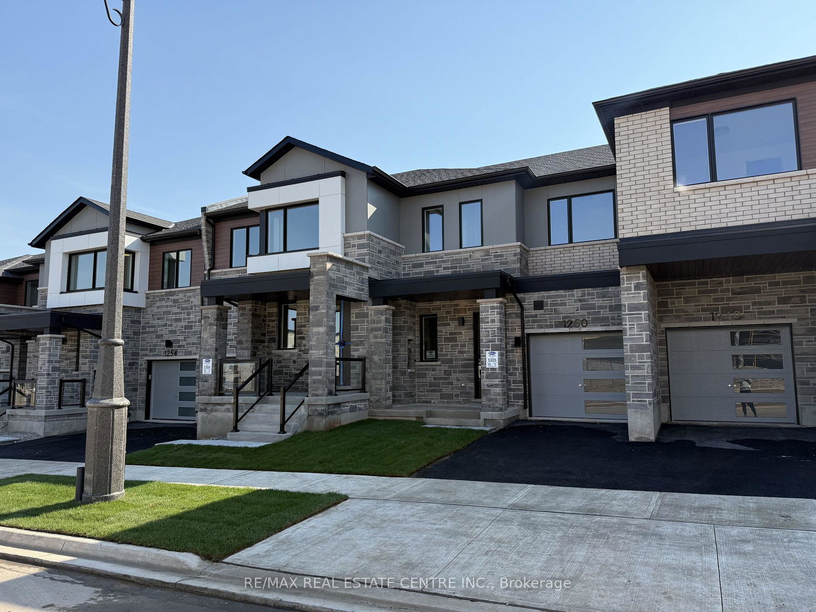 1250-wheat-boom-drive-oakville-ontario-w12616018