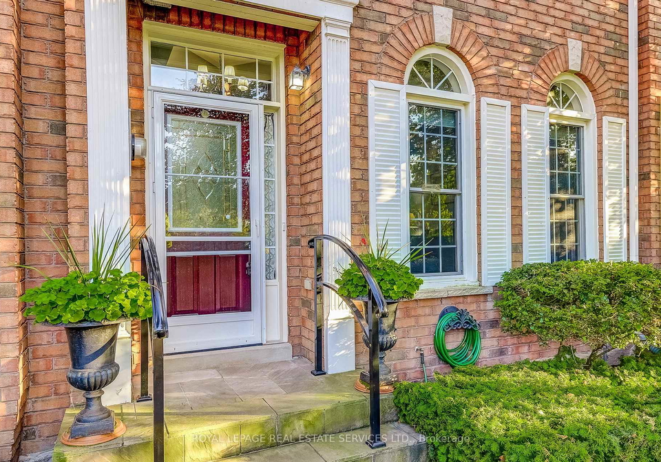 200-glenashton-drive-oakville-ontario-w12616426