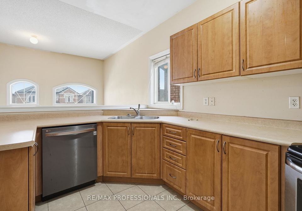 370-queen-mary-drive-brampton-ontario-w12616524