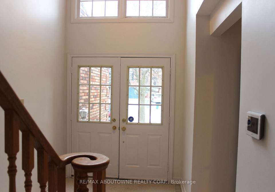 2033-lumberman-lane-oakville-ontario-w12617104