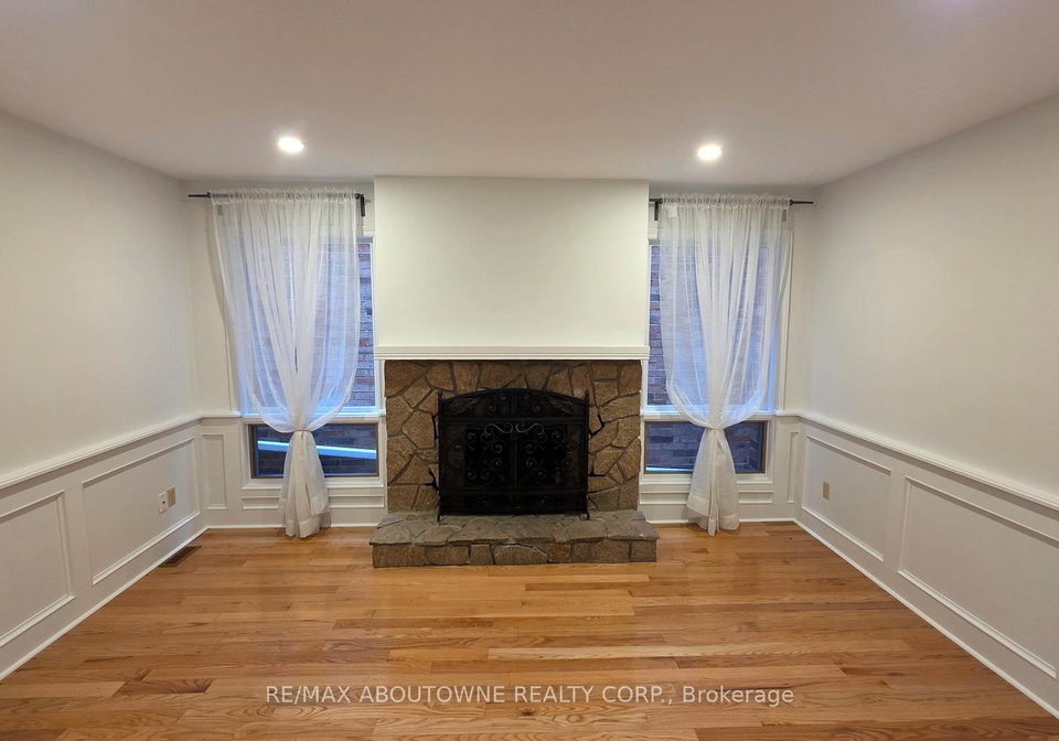 2033-lumberman-lane-oakville-ontario-w12617104
