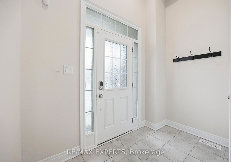 1328-restivo-lane-milton-ontario-w12617316