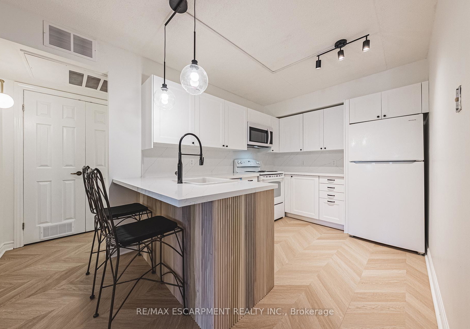 2030-cleaver-avenue-burlington-ontario-w12627590