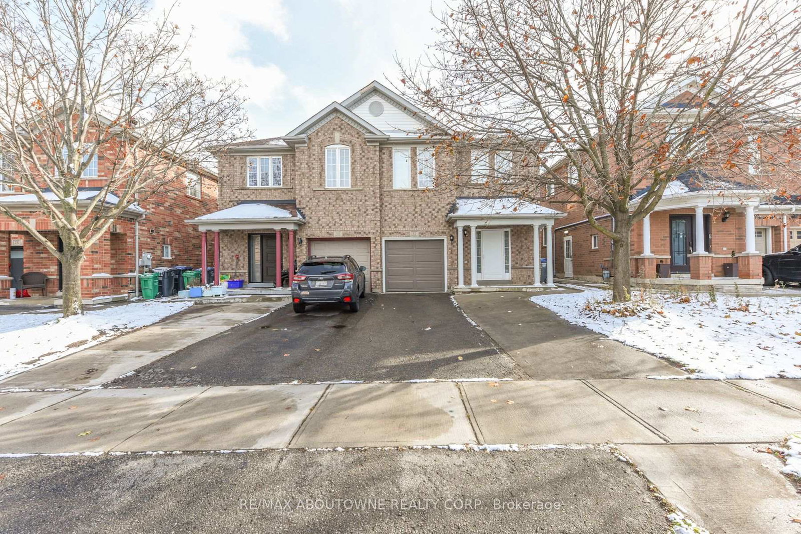 32-lockheed-crescent-brampton-ontario-w12627764