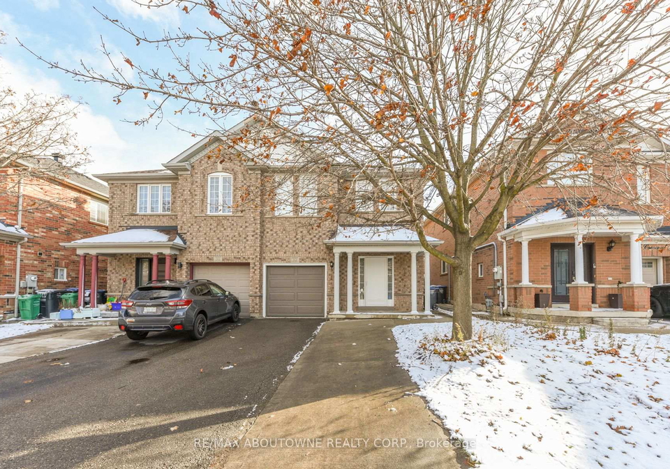 32-lockheed-crescent-brampton-ontario-w12627764