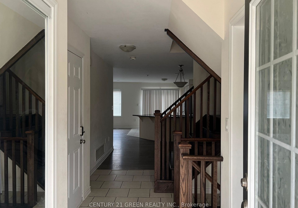 69-reichert-court-s-milton-ontario-w12628096