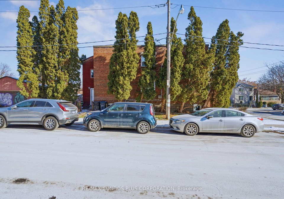 18-leeds-street-toronto-ontario-w12628832