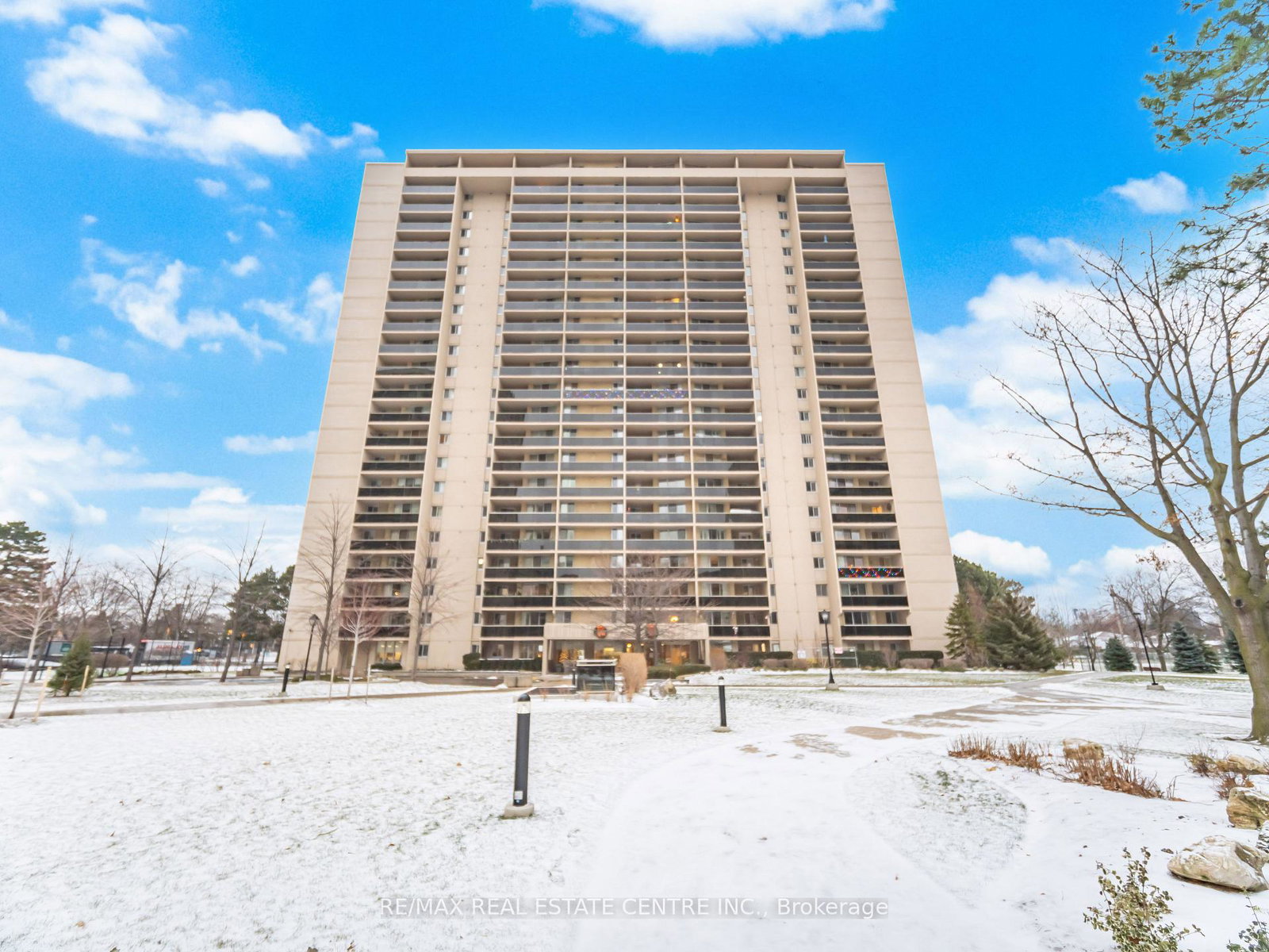 812-burnhamthorpe-road-w-etobicoke-ontario-w12629772