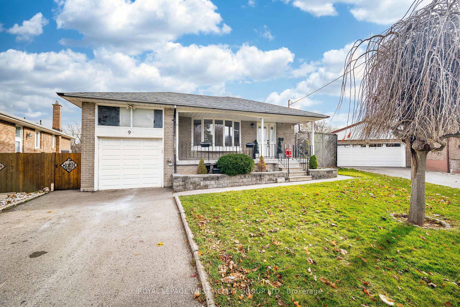 9-rosefair-crescent-etobicoke-ontario-w12630320
