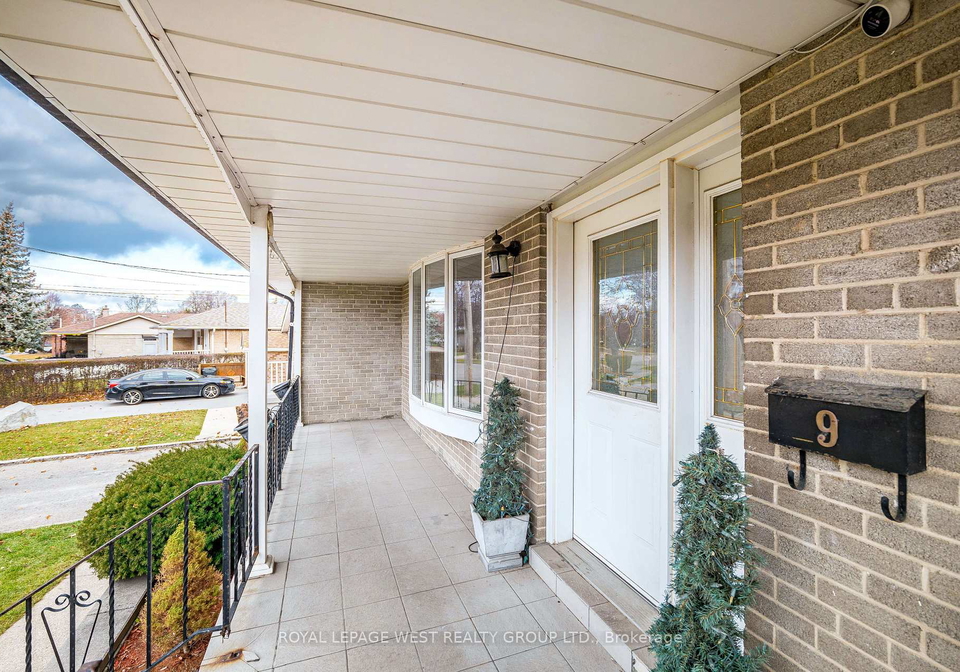 9-rosefair-crescent-etobicoke-ontario-w12630320