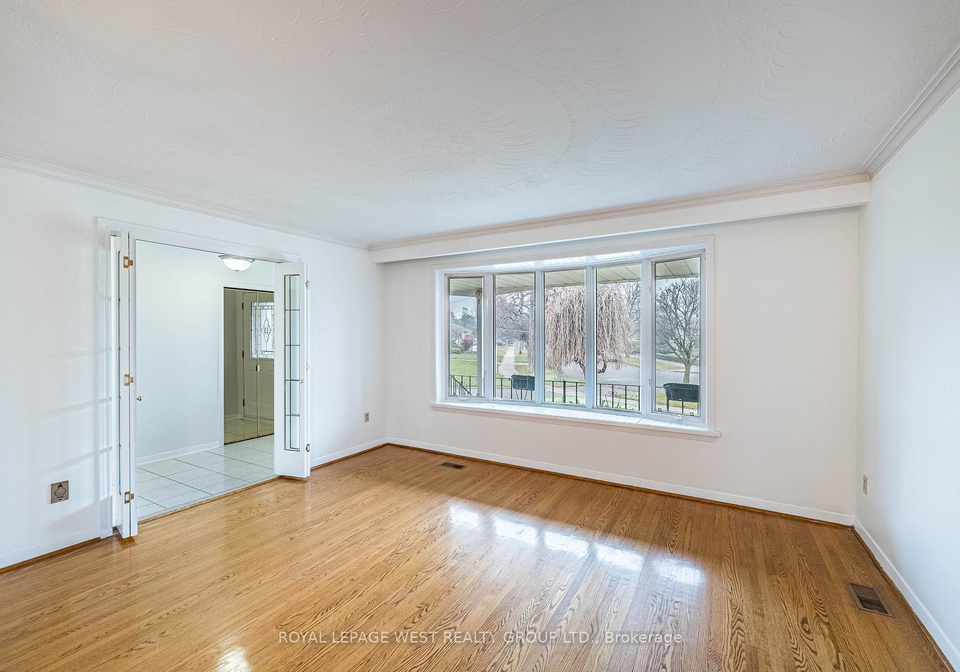 9-rosefair-crescent-etobicoke-ontario-w12630320