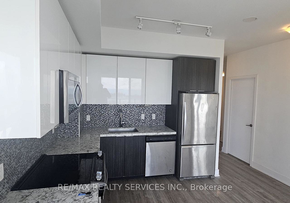 20-shore-breeze-drive-etobicoke-ontario-w12630580