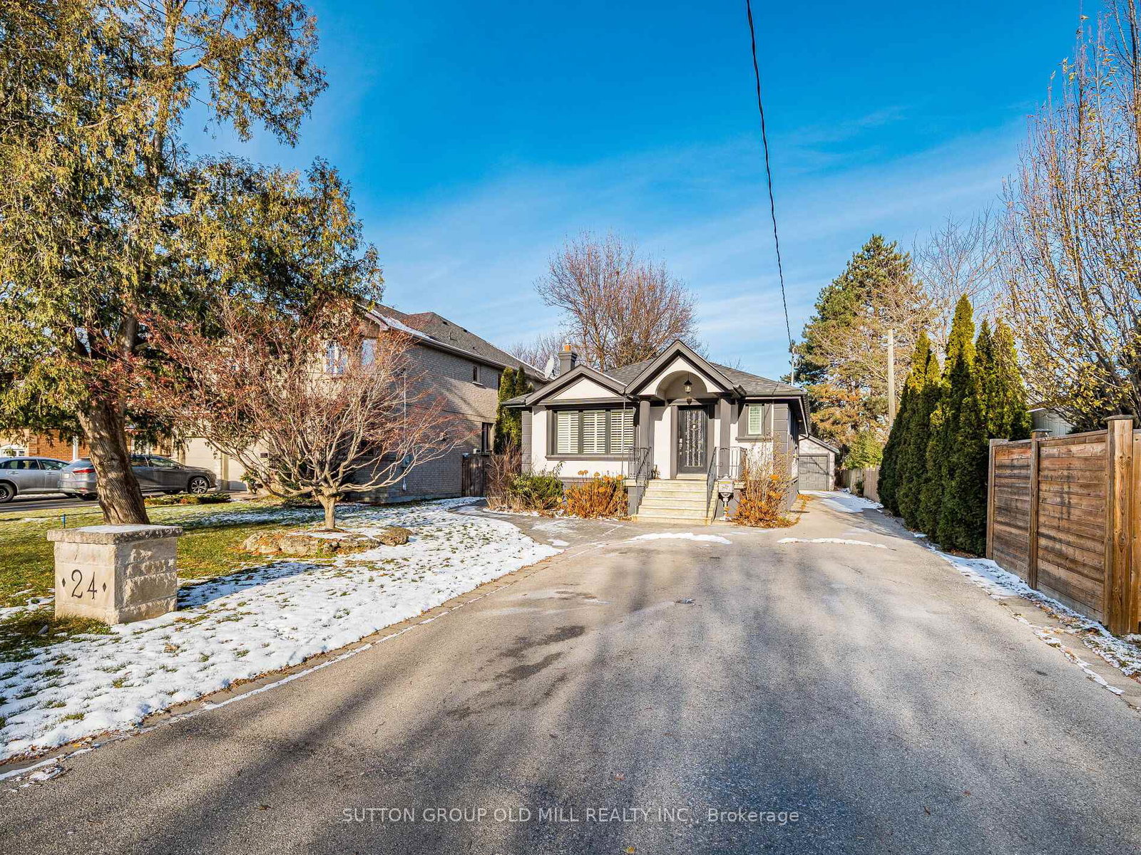 24-cowley-avenue-etobicoke-ontario-w12630648