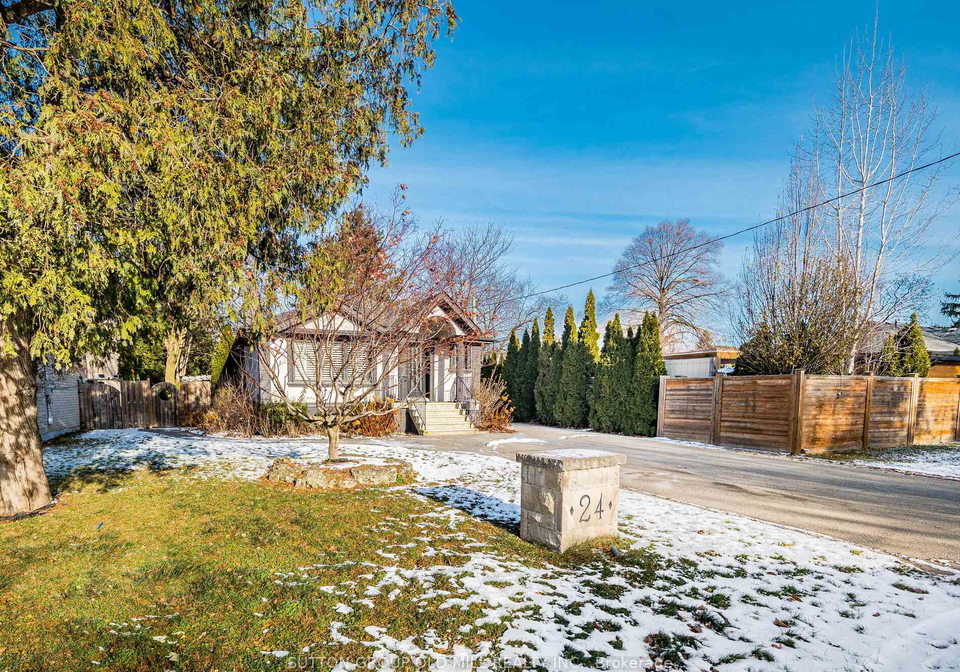 24-cowley-avenue-etobicoke-ontario-w12630648