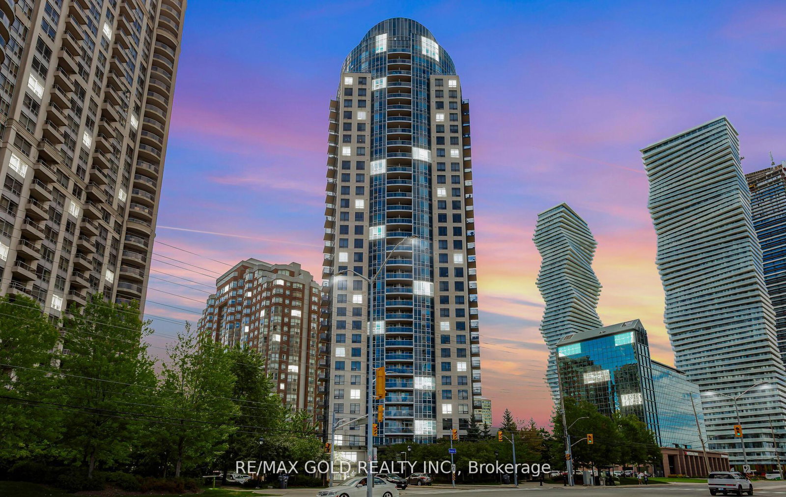 330-burnhamthorpe-road-w-mississauga-ontario-w12631178