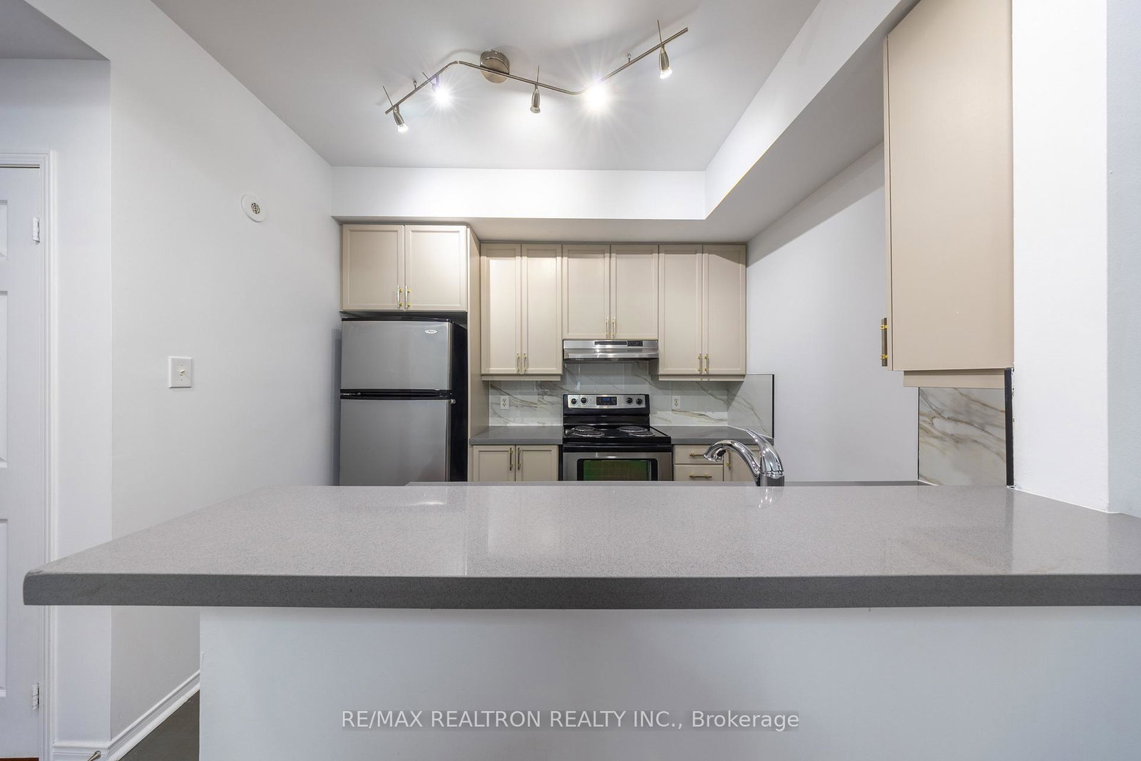 5035-oscar-peterson-boulevard-mississauga-ontario-w12631348