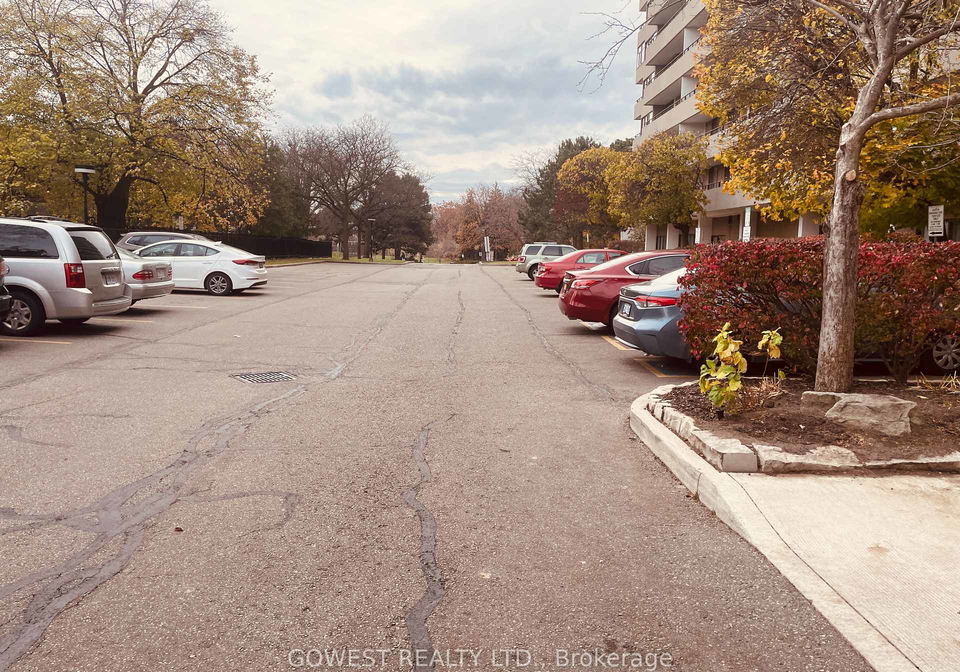 1320-mississauga-valley-boulevard-mississauga-ontario-w12631784