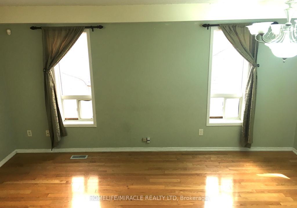 581-garden-walk-mississauga-ontario-w12632270