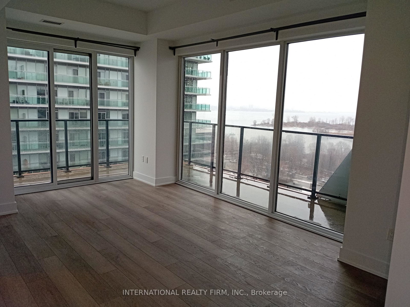 30-shore-breeze-drive-etobicoke-ontario-w12632458