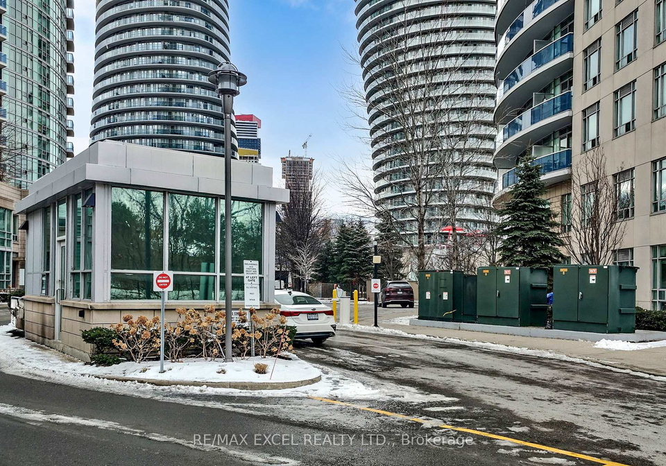 80-absolute-avenue-mississauga-ontario-w12632772
