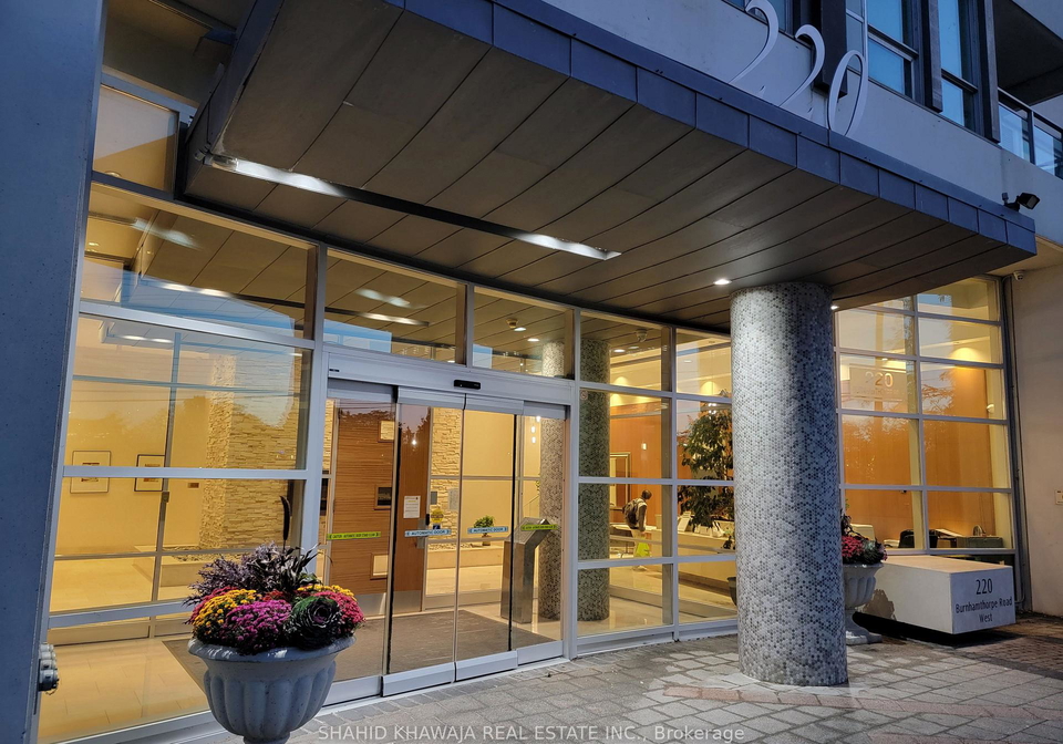 220-burnhamthorpe-road-w-mississauga-ontario-w12633914