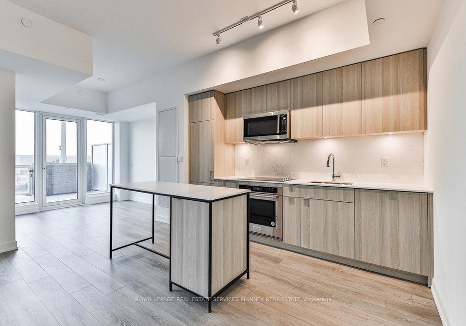 220-missinnihe-way-mississauga-ontario-w12634186