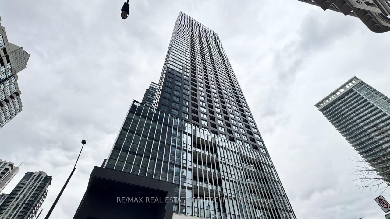 395-square-one-drive-mississauga-ontario-w12634684