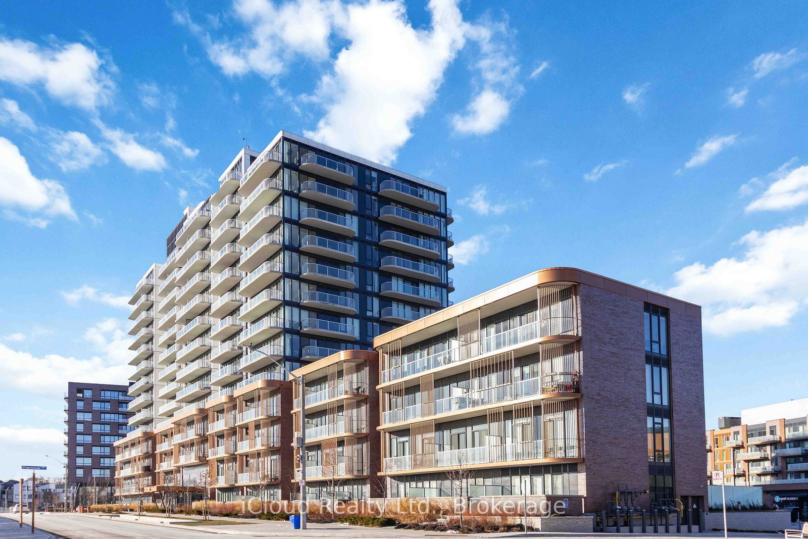 220-missinnihe-way-mississauga-ontario-w12634866
