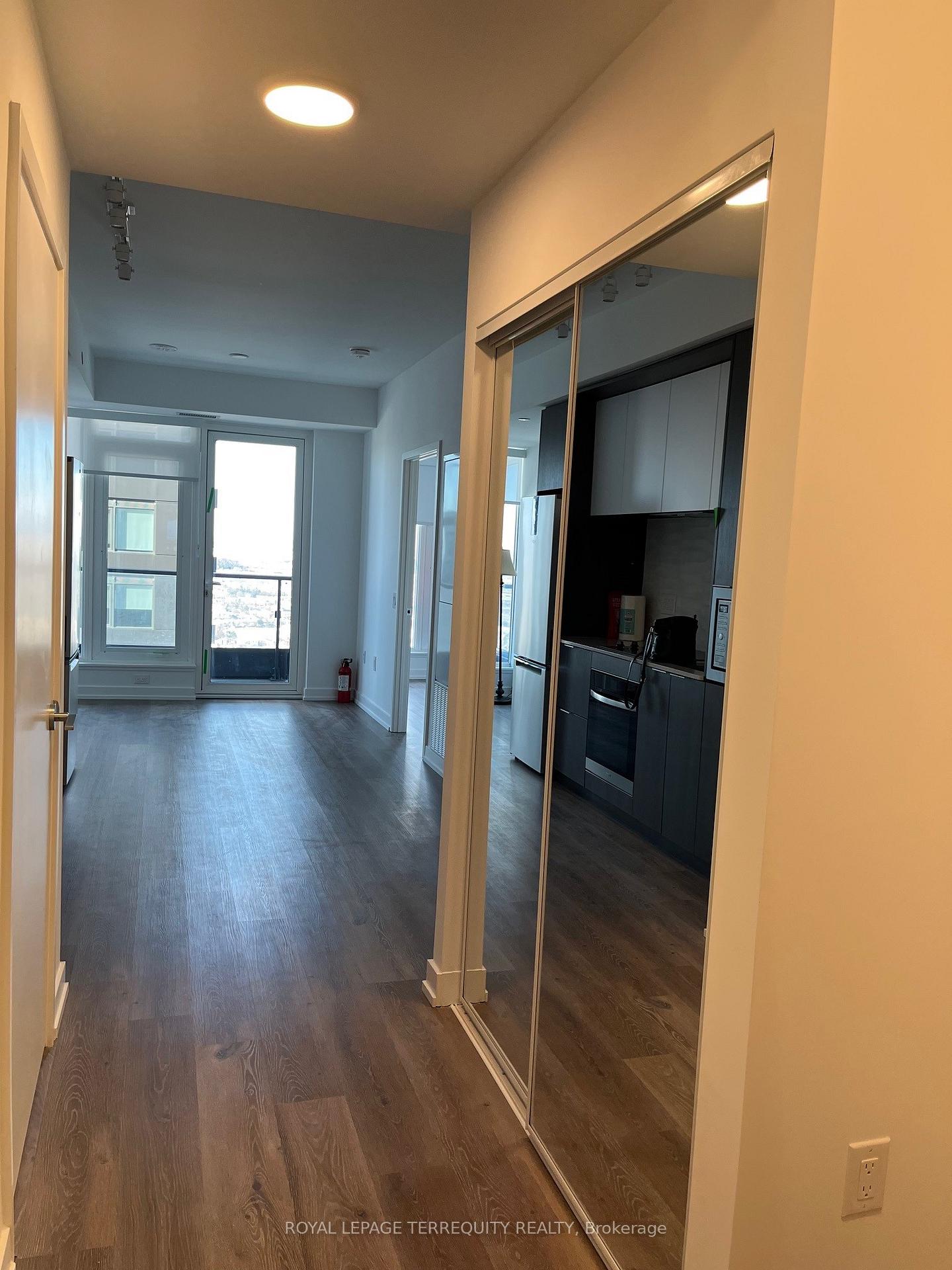 395-square-one-drive-mississauga-ontario-w12634868