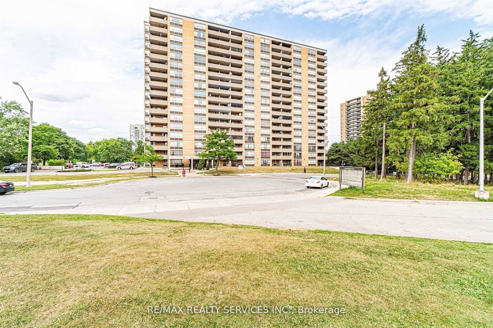 40-panorama-court-etobicoke-ontario-w12635324