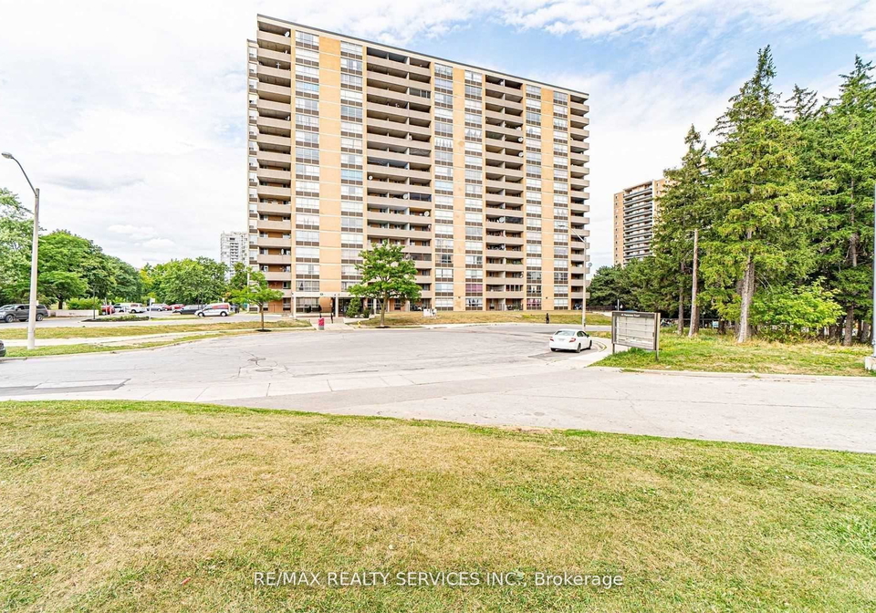 40-panorama-court-etobicoke-ontario-w12635324