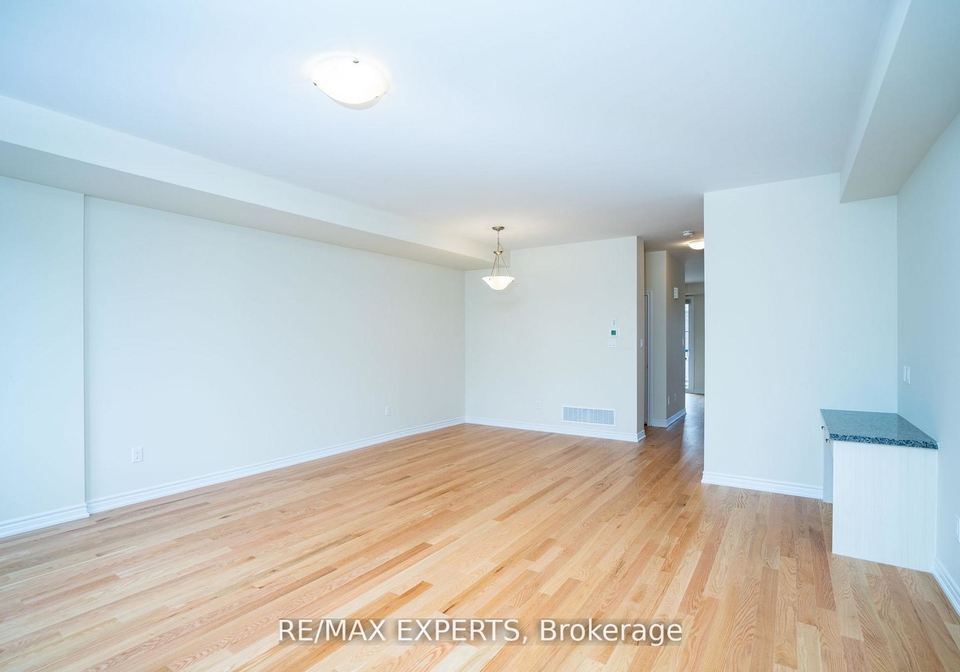 1455-national-common-crescent-burlington-ontario-w12635388