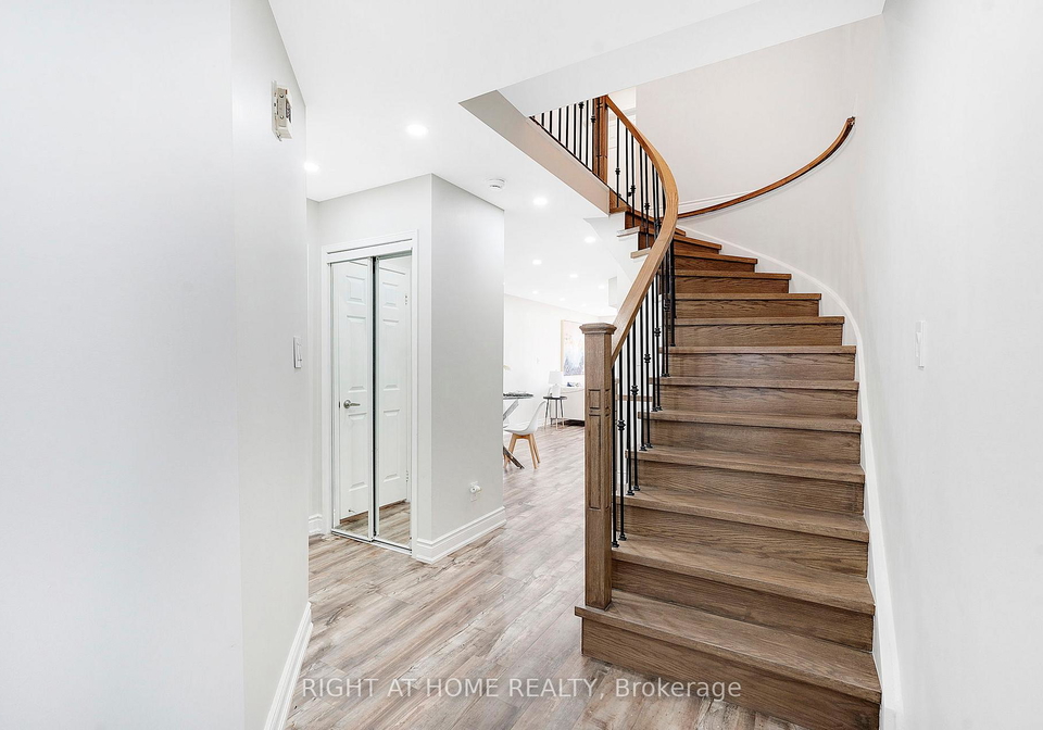 1285-bristol-road-w-mississauga-ontario-w12635536