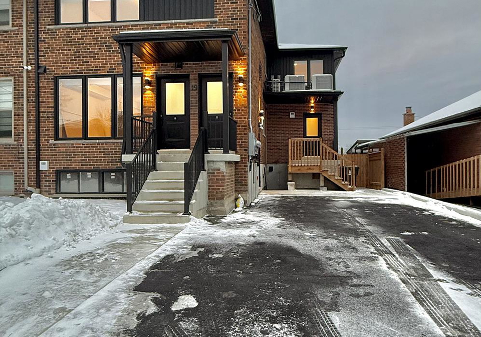 19-arrowsmith-avenue-north-york-ontario-w12635696
