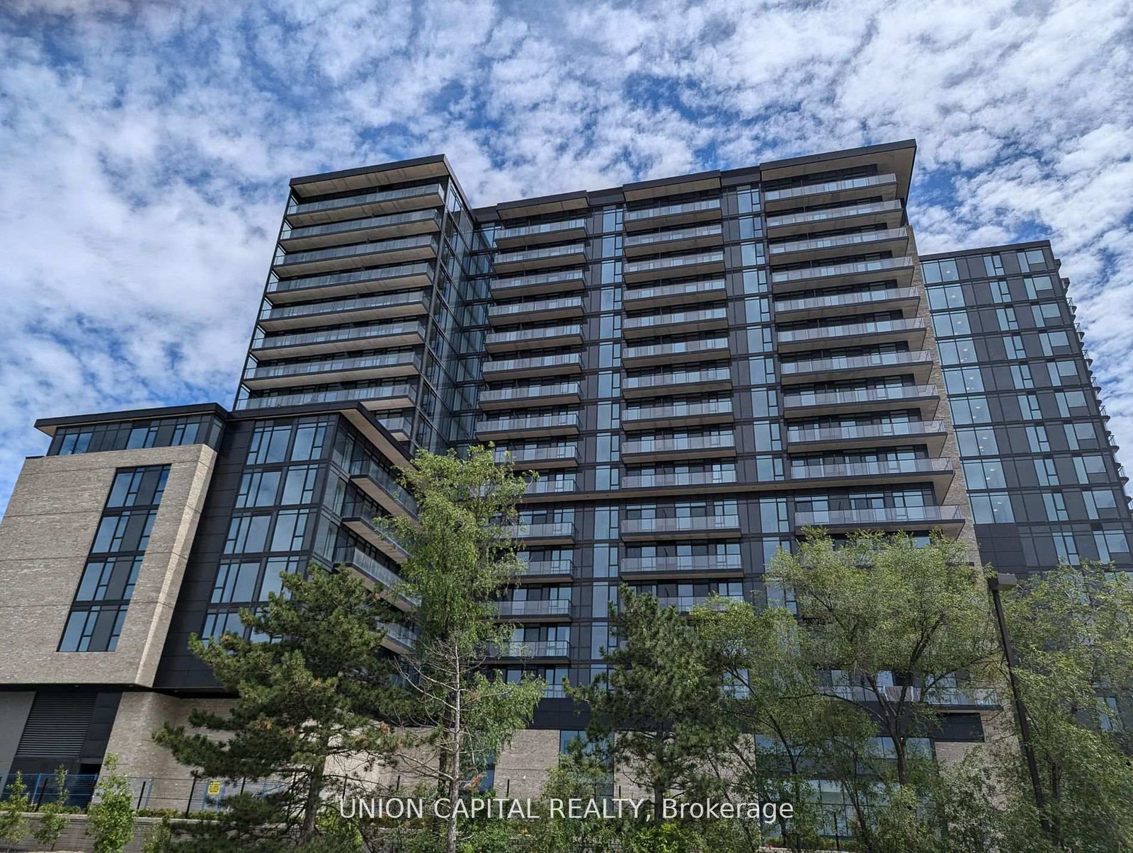 86-dundas-street-e-mississauga-ontario-w12635752