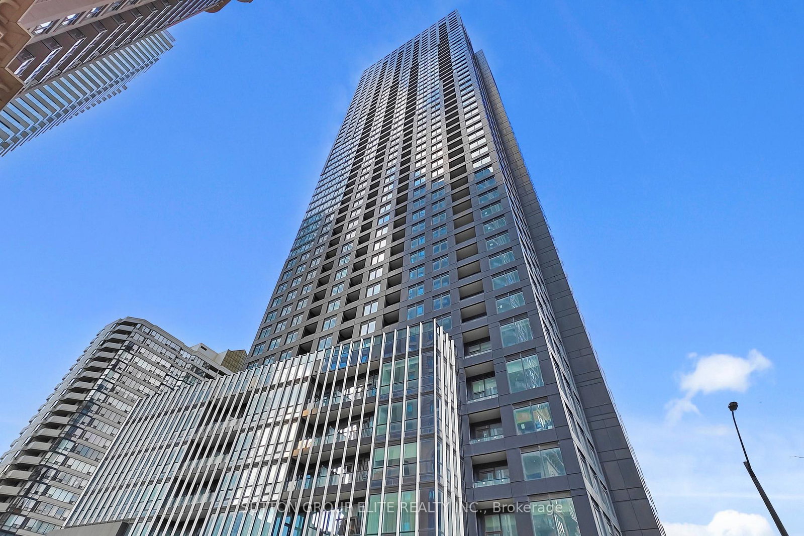 395-square-one-drive-mississauga-ontario-w12635792