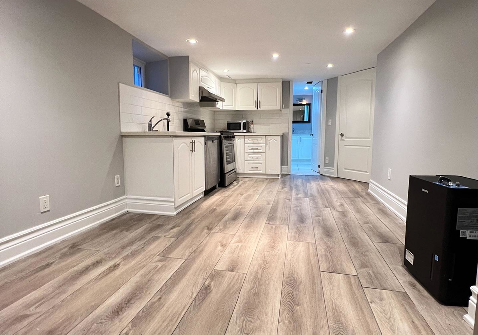111-sunnyside-avenue-toronto-ontario-w12636970