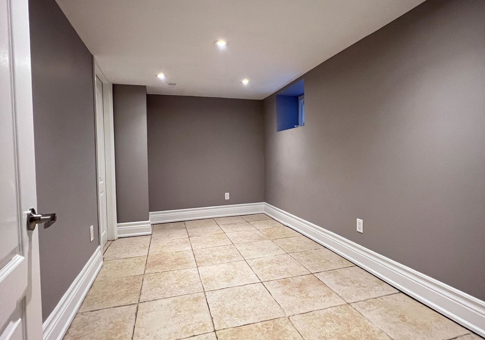 111-sunnyside-avenue-toronto-ontario-w12636970