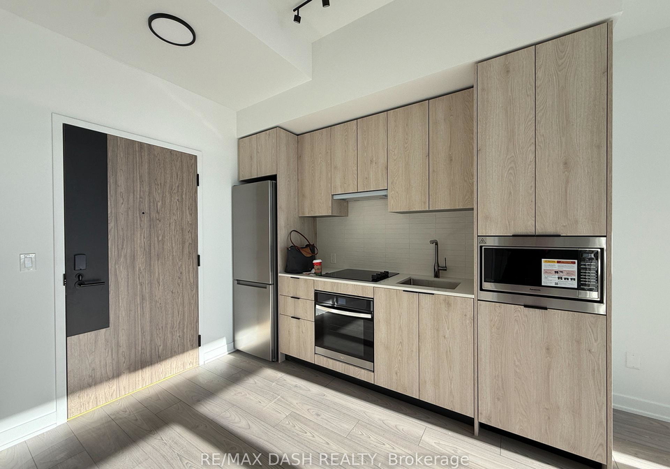 1007-the-queensway-etobicoke-ontario-w12637066