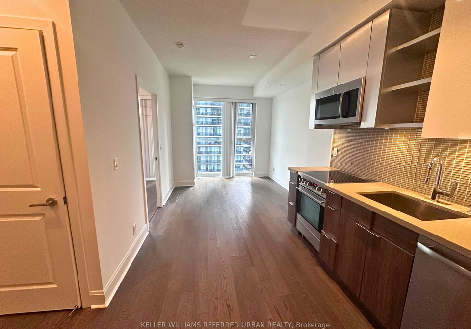 33-shore-breeze-drive-etobicoke-ontario-w12637206