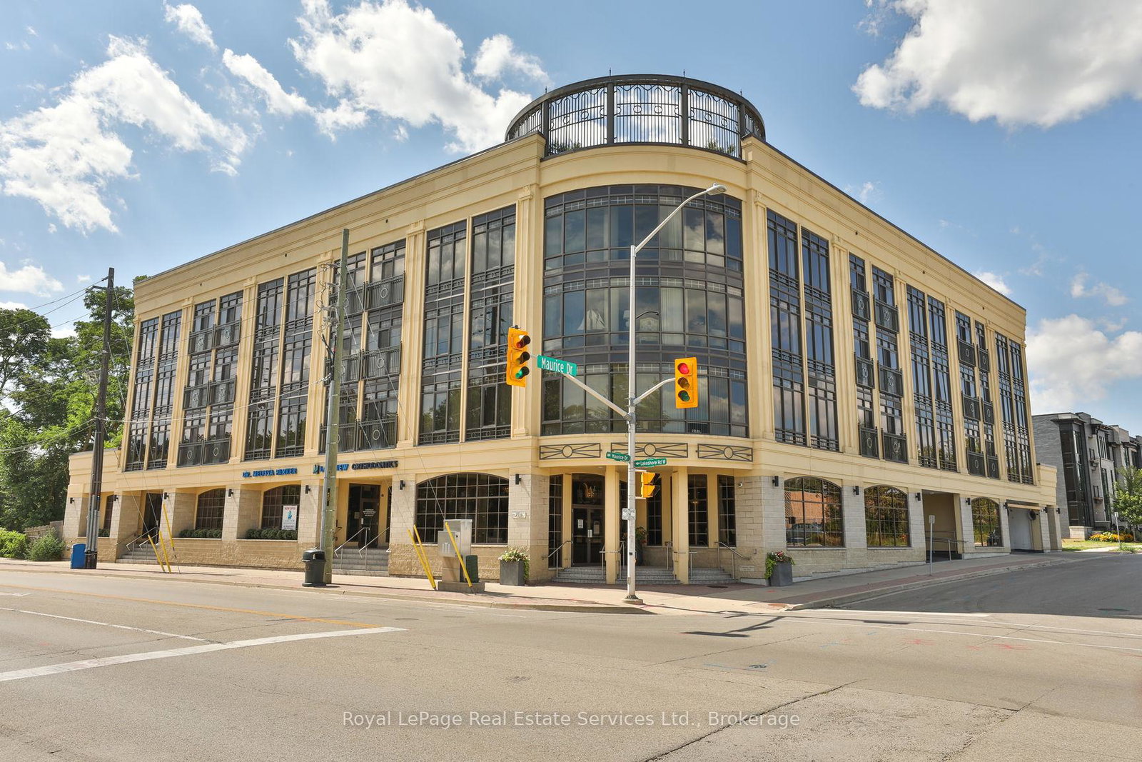 205-lakeshore-road-w-oakville-ontario-w12637404