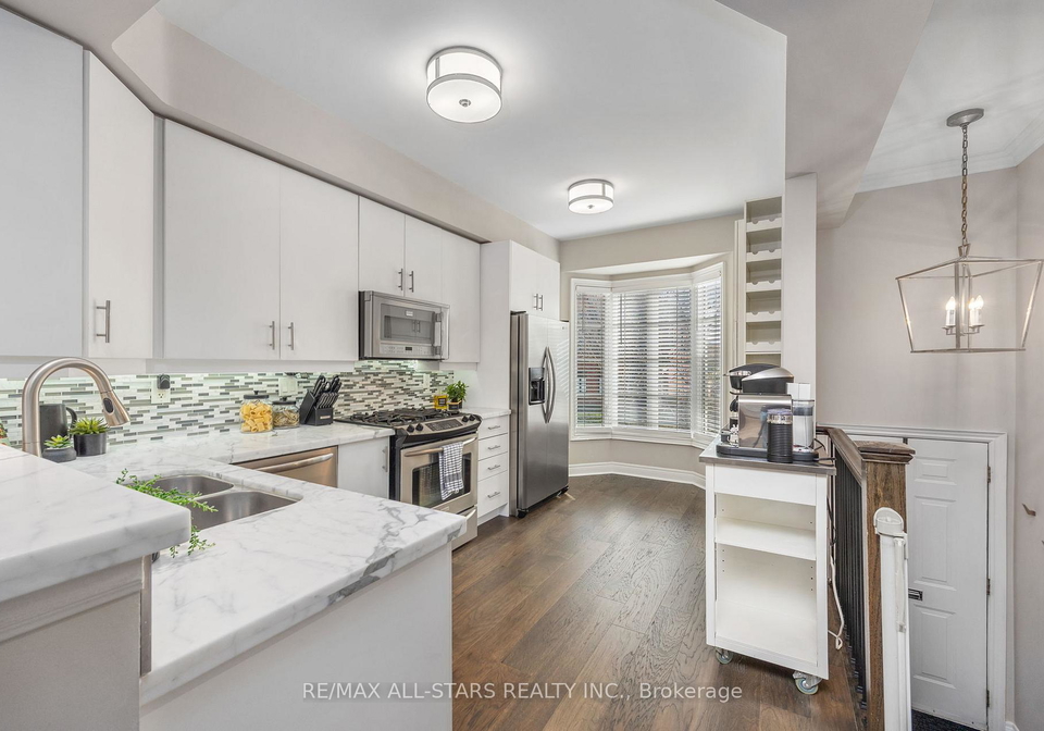 114-six-point-road-etobicoke-ontario-w12637476