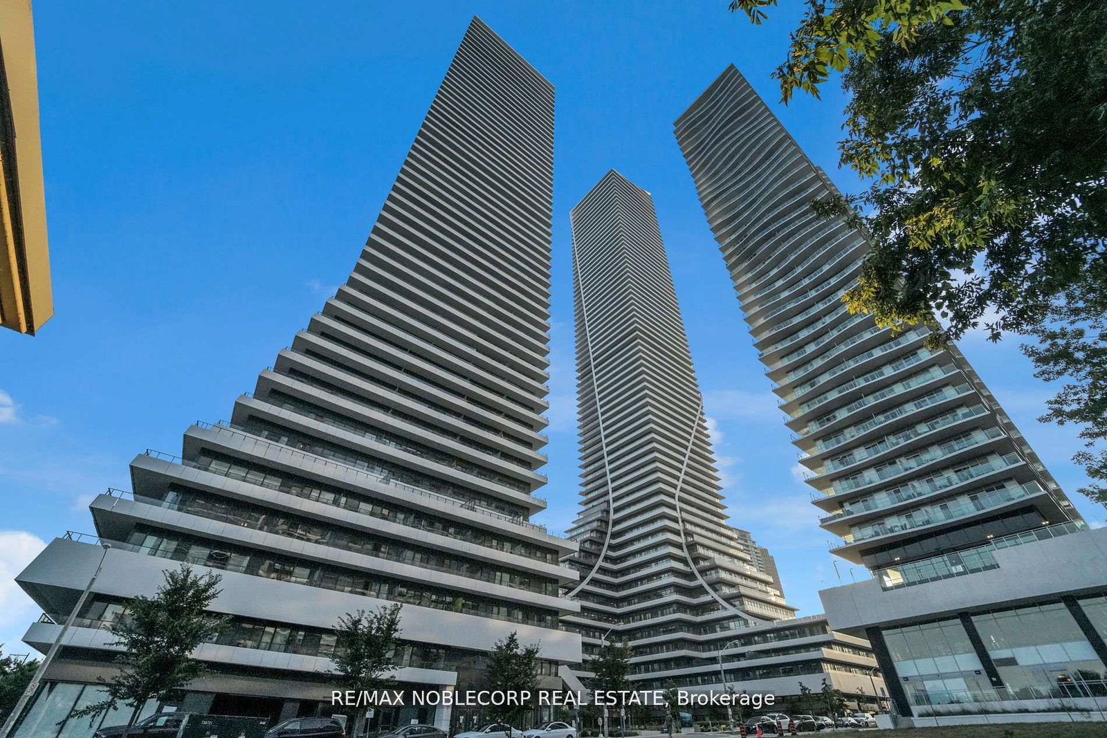 20-shore-breeze-drive-etobicoke-ontario-w12637640