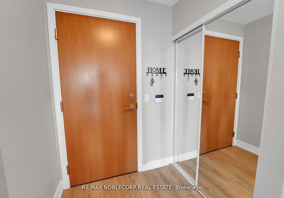 20-shore-breeze-drive-etobicoke-ontario-w12637640