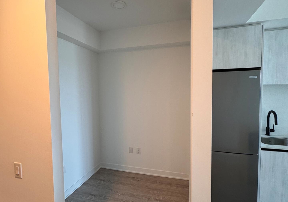 2495-eglinton-avenue-w-mississauga-ontario-w12638096