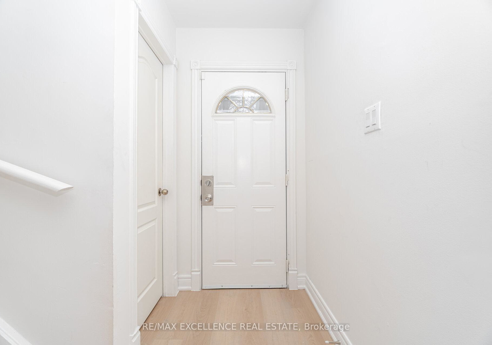 16-lincoln-court-brampton-ontario-w12638258