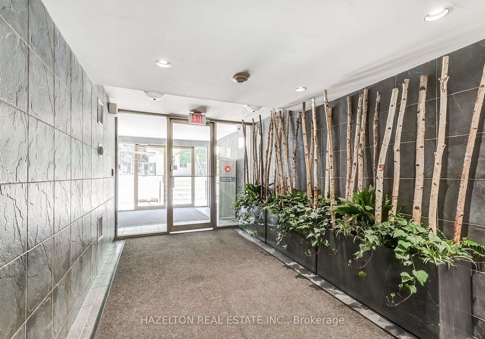 806-lansdowne-avenue-toronto-ontario-w12638322
