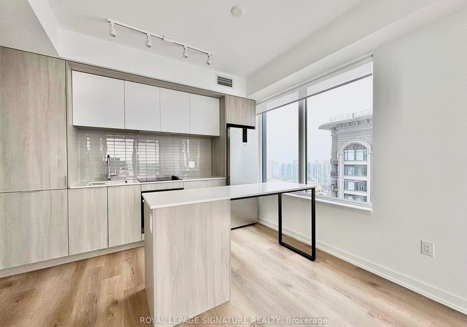 395-square-one-drive-mississauga-ontario-w12638958